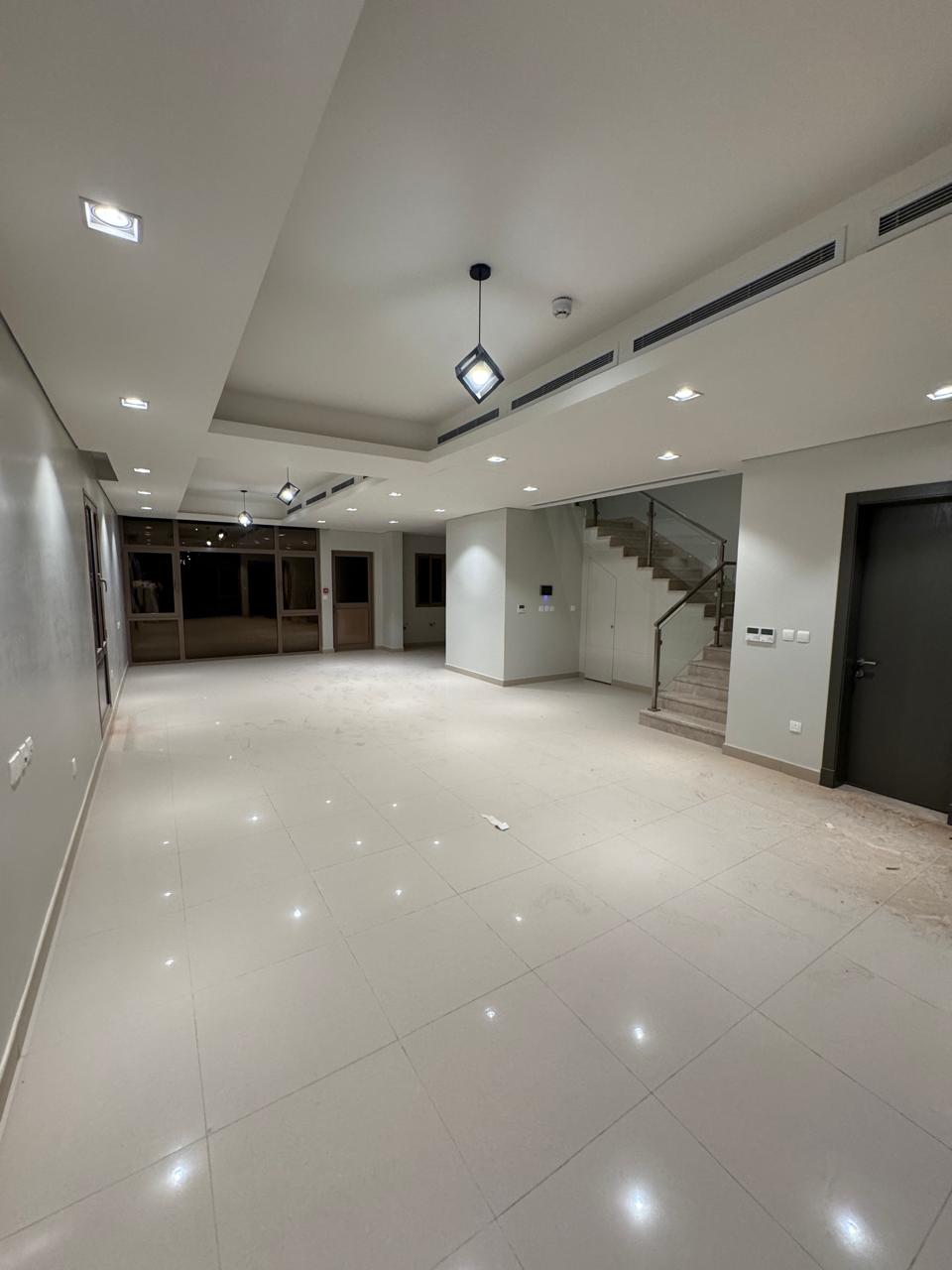 🏡 **3BD Luxurious Villa for Sale in Gated Compound**  